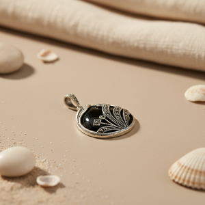 Colgante de Plata 925 Chapado en Oro Rosa Hecho a Mano con Adornos de Ónice y Marcasita para Mujer - Product Image 1