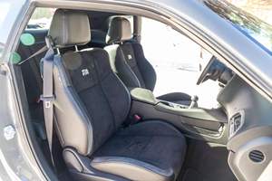 Dodge Challenger T A 2023 d'occasion, 1 700 miles, boîte manuelle 6 vitesses, moteur V8 Hemi, gris Destroyer, non modifié - Product Image 5