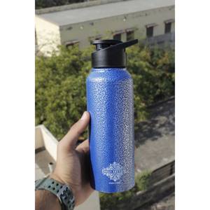Botella Plana de Acero Inoxidable Azul Antiguo de 750 ml con Tapa con Boquilla, Diseño Clásico, Aislamiento Térmico para Bebidas Frías y Calientes, Ideal para Viajes - Product Image 1