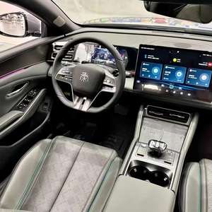 Vehículo Híbrido Enchufable Sedán de Cuatro Puertas y Cinco Plazas, 100 km de Autonomía, Modelo 2025 - Product Image 4