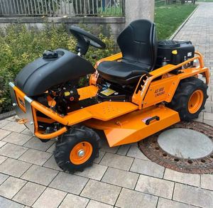 Tondeuse Enduro AS 900 à vendre, coupe-herbe haute performance, moteur puissant, plateau de coupe large, durable, facile à utiliser pour les terrains difficiles - Product Image 3