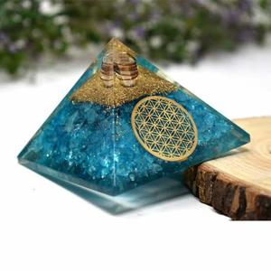 Chất lượng cao bán buôn Aquamarine orgone kim tự tháp EMF bảo vệ, năng lượng tích cực chữa bệnh tinh thể kim tự tháp cho trang trí nội thất văn phòng - Product Image 1