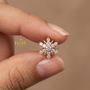 Pendientes de Lujo para Mujer, Diseño de Flor con 33 Diamantes Pequeños de Corte Brillante, Oro Sólido de 14K, Diamantes Sintéticos Cultivados en Laboratorio - Product Image 4