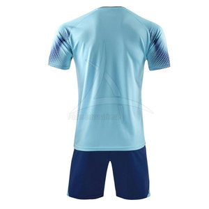Uniforme de football pour hommes de vente directe d'usine 100% polyester Design personnalisable léger et respirant fabriqué au Pakistan - Product Image 3