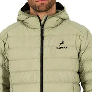 Meilleures ventes Veste d'extérieur rembourrée pour homme pour l'hiver Imperméable à capuche avec col montant Hiver Chaud Brillant en vente - Product Image 3