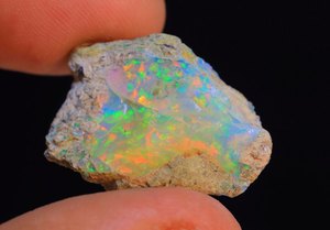 Opale éthiopienne brute attrayante - Opale brute Welo brillante arc-en-ciel flashy - Opale brute naturelle idéale pour la fabrication de bijoux et de pierres précieuses - Product Image 3