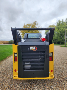 รถตักล้อยาง CAT 272D3 ประสิทธิภาพสูง เครื่องยนต์ดีเซล ห้องโดยสารปิด มอเตอร์ทรงพลัง จัดส่งรวดเร็ว มี OEM ราคาถูก - Product Image 2