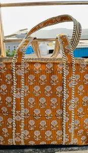 Sac à provisions de plage léger en coton floral écologique Sac fourre-tout matelassé à imprimé de blocs fait à la main avec poche intérieure pratique - Product Image 5