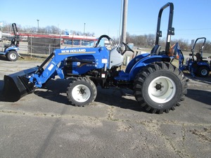 Tractor Mini Holland Workmaster 25 4WD con Tracción en las Cuatro Ruedas, Nuevo y Usado, con Larga Vida Útil Disponible - Product Image 2