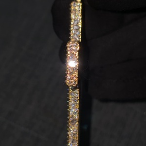 Pendentif Croix de Jésus en Argent Sterling 925 Plaqué Or 18K avec Moissanite VVS Taille Baguette |   Hip Hop glacé |   OEM ODM Personnalisé | - Product Image 4