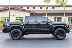 Toyota Tacoma SR5 Turbo 2025 Usada en Excelentes Condiciones, Motor de 4 Cilindros, Llantas Method Race, Mayormente sin Modificaciones - Product Image 3