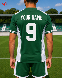 Camiseta de Fútbol Personalizada Verde Blanca con Sublimación, Nombre del Equipo y Número Impresos, 100% Poliéster, Uniforme de Fútbol al por Mayor OEM - Product Image 5