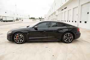 Audi RS e-tron GT 2024 con Sistema de Motor Dual Sincrónico y Transmisión Trasera de Dos Velocidades - Product Image 3