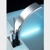 Mitigeurs de salle de bain au design moderne et élégant, fabriqués en Italie, en acier inoxydable avec cartouche en laiton, monotrou, finition brossée, à poser sur le plan.