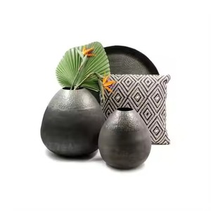 Conteneur à tige en métal sophistiqué pour un charme intérieur élégant et une composition florale époustouflante - Product Image 4