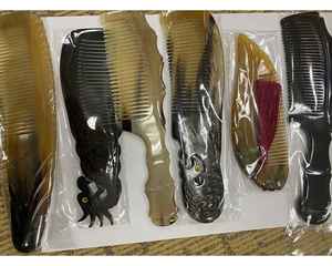 Peine de cuerno tradicional Origen de Vietnam Perfecto para el aseo diario Textura suave y dientes redondeados Peine de cuerno Exportación - Product Image 5