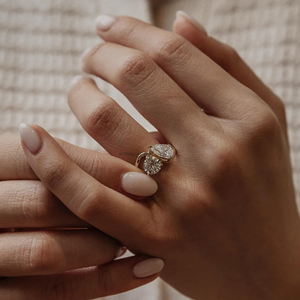 Toi et Moissanite แหวนหมั้น2.06 CT ลูกแพร์และหินกลมตัดทันสมัยแหวนหินสองชิ้นใน14K/18K แข็งโรสโกลด์ - Product Image 4