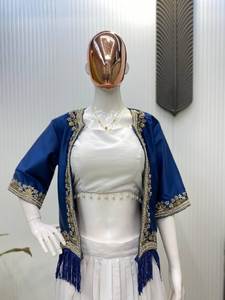 MAGNIFIQUE TROIS PIÈCES WESTERN PRÊT À PORTER DRAPÉ DHOTI AVEC KOTI - Product Image 3