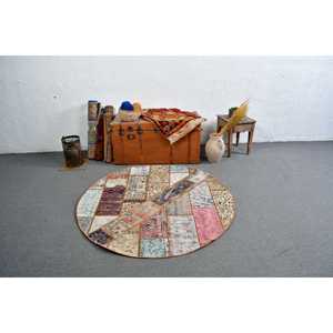 Alfombra Redonda Vintage de 4.6x4.6 pies, Alfombra Turca de Lana con Diseño Floral Rojo - Product Image 2