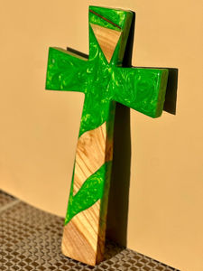 Art mural en forme de croix en résine-Sculpture en bois d'olivier géométrique moderne avec accents néon pour décor spirituel - Product Image 5