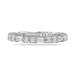 Anillo de Eternidad con Diamantes Redondos y Baguette de 0.90ct, Colección de Anillos de Diamantes de Lujo - Product Image 1