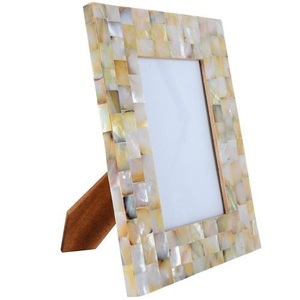 Cadre photo décoratif en métal fait à la main Cadeau de mariage Produit assorti Vaisselle Appareil Photo Holding Rack - Product Image 6