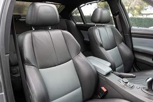 BMW M3 berline 2011 d'occasion en bon état, pack compétition, moteur V8, pack premium, provenance Californie - Product Image 5