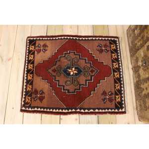 Petit tapis turc vintage 2,2x2,7 pieds, tapis à bordure rouge en laine - Product Image 2