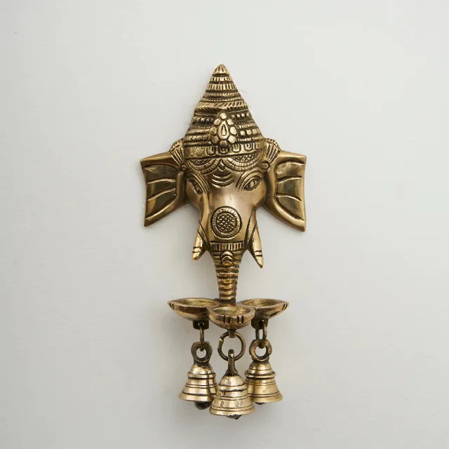 Acquista Imperial Bulk Brass Ganesha Wall Hanging Diya con campane articolo tradizionale in ottone per la decorazione della casa per l'esportazione