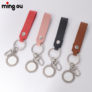 Latest Design Leather Keychain Strap Metal Round Charm Laser Sublimation Blank Photo Charm PU Leather Strap Keychain
