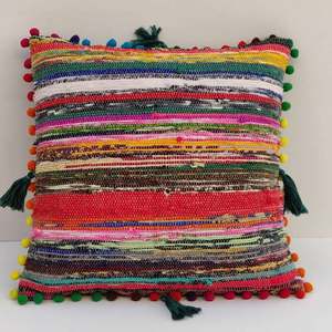 Housse de coussin en coton indien solide et fait main avec motif brodé pour hôtel et chambre à coucher - Product Image 1