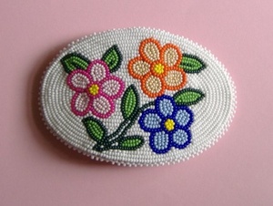 Adorno para el cabello bordado con cuentas de estilo tradicional - Product Image 4