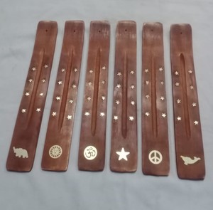 Bâtons d'encens en bois de santal naturel fait à la main de qualité supérieure support plat attrape-cendres artisanal indien religieux modèle écologique No-53 - Product Image 1