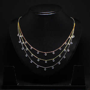 Collier triple couche multi-tones pour femmes élégantes recherchant un éclat raffiné - Product Image 1