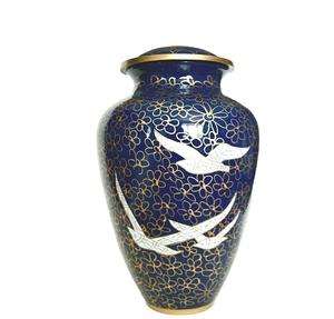 Urna Funeraria de Latón para Cenizas de Adultos, Azul con Palomas Blancas, para Hombre o Mujer, Grande, para Cenizas de Hombre - Product Image 4