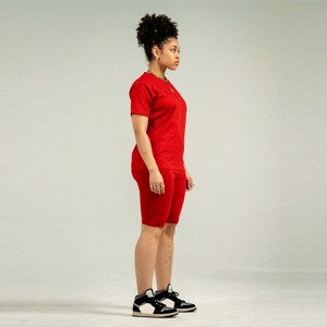 Conjunto de camiseta y pantalones cortos de motociclista para mujer: traje de dos piezas cómodo y moderno para verano, descanso y deportes al aire libre - Product Image 3