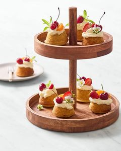Soporte para Pastel de Madera Rústica con Base Resistente, Perfecto para Eventos y Fiestas al Aire Libre - Product Image 1