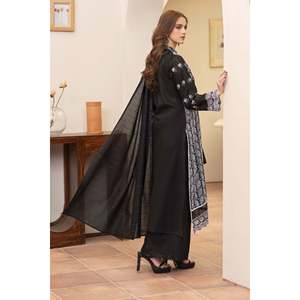 Ensemble de 3 pièces MIRAKHI pour femme : chemise brodée Chickenkari en tissu Lawn avec dupatta en tissu slub tubulaire – Robes pakistanaises en gros - Product Image 4