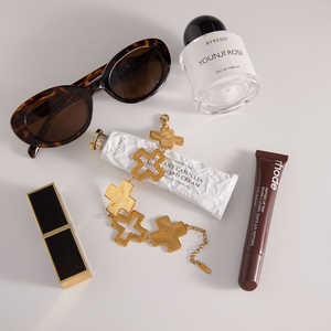 Pulsera J&D Vintage con Cruz Martillada, Acero Inoxidable con Baño de Oro de 18K, Tipo Religioso Cristiano - Product Image 4