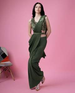 El último diseñador Georgette seda bordado pesado trabajo listo para usar Sari por Fab Zone - Product Image 3