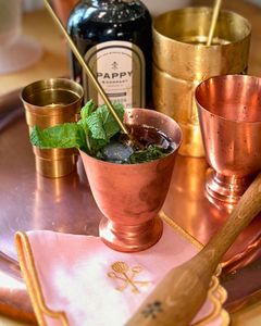 Copas de julepe de cobre para ideas de decoración de bar en casa con estilo, ideales para interiores de estilo rústico moderno. - Product Image 6