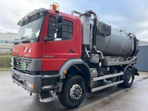 Camion d'aspiration des eaux usées Mercedes Benz Atego 1828 4x4 diesel manuel, modèle 2003, d'occasion - Product Image 1