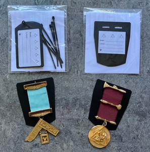 ริบบิ้นเหรียญและเครื่องราชกกุธภัณฑ์ชุบทองพร้อมรายละเอียดเคลือบ - Product Image 5