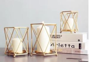 Nouvelle arrivée Nouveau bougeoir en métal géométrique au design moderne disponible en artisanat indien - Product Image 4