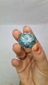 Diamante facetado moissanita azul claro - Product Image 4