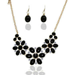 Urthn Gold Plated Necklace <b>Sets</b> with Black Beads & Floral Design 1103435 <b>Fashionable</b> <b>Jewelry</b> - Product Image 1