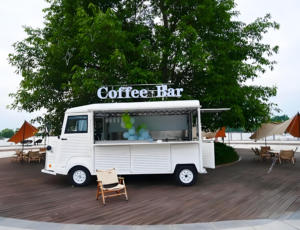 Chariot à boulettes de viande suédoises avec outil à écraser et pompe à confiture de groseilles rouges, style <span class=keywords><strong>IKEA</strong></span>, pour le terminal de ferry de l'archipel de Stockholm - Product Image 2