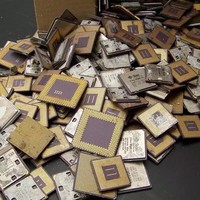Processeur de CPU en céramique or bon marché et abordable ferraille de CPU en céramique de récupération d'or disponible à la vente et prêt à expédier