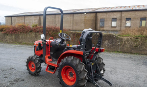 Tracteur compact 4x4 Kubota B1-241 de 24 CV, haute productivité, disponible dès maintenant au prix le plus bas. - Product Image 4