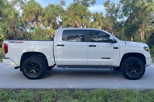 2017 Tndra Limitd CrewMax 4xx4 5.7L V.8 4.W.D T.R.D Off.Road - Product Image 5